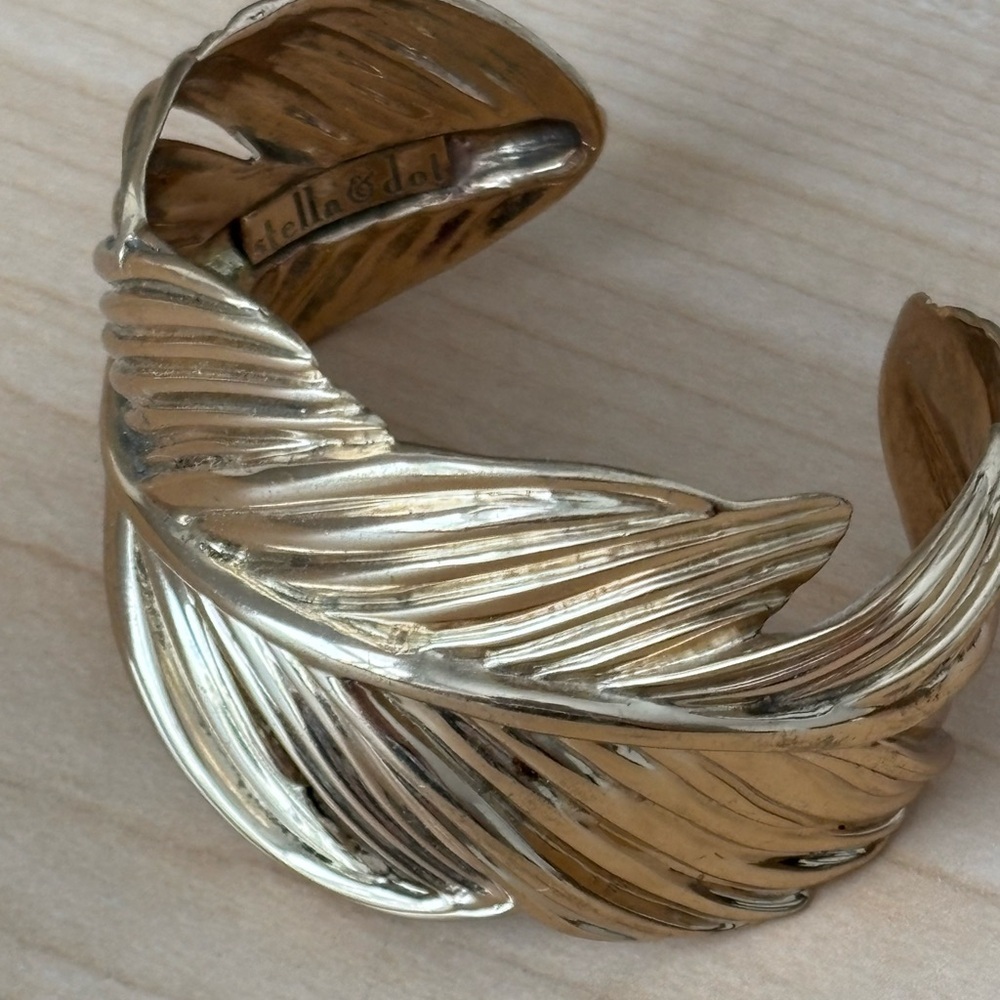Stella & Dot Gold Feather Bracelet